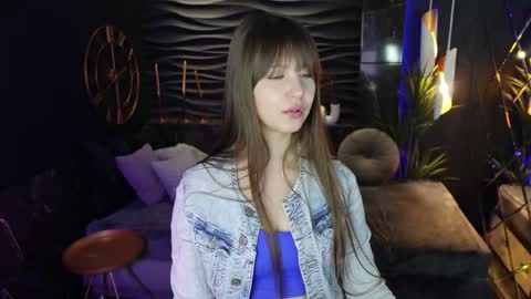 Snapshot of elizamild chatting on 01/31/25, 04:59 Eliza online show from 01/31/25, 04:59