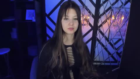 Snapshot of elizamild chatting on 02/14/25, 05:25 Eliza online show from 02/14/25, 05:25