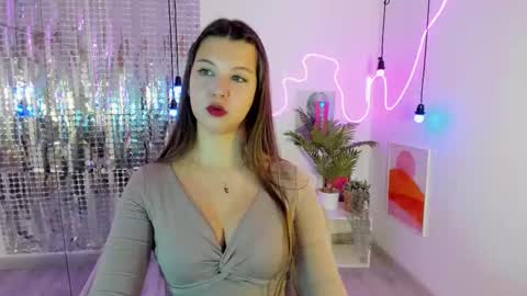 Snapshot of elizamild chatting on 10/02/25, 01:18 Eliza online show from 10/02/25, 01:18