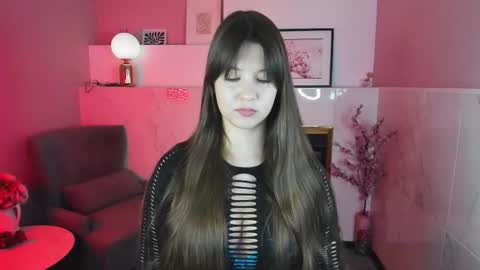 Snapshot of elizamild chatting on 11/04/25, 01:43 Eliza online show from 11/04/25, 01:43