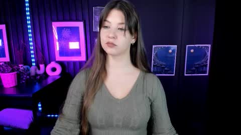 Snapshot of elizamild chatting on 12/04/25, 01:20 Eliza online show from 12/04/25, 01:20