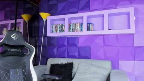 Snapshot of elizbeth_777 chatting on 02/05/25, 02:16 elizbeth_777 online show from 02/05/25, 02:16