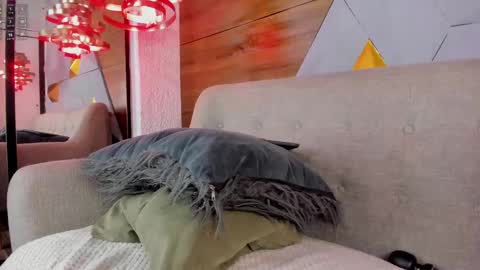 Snapshot of elizbeth_777 chatting on 02/15/25, 08:22 elizbeth_777 online show from 02/15/25, 08:22