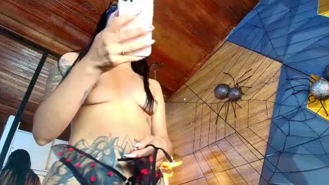 elizbeth_777 online show from 10/25/25, 10:56