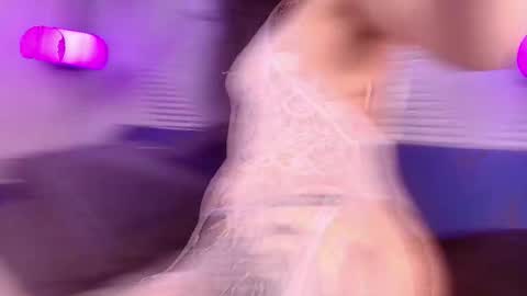 Snapshot of elizbeth_777 chatting on 12/18/25, 07:09 elizbeth_777 online show from 12/18/25, 07:09