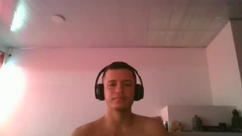 Snapshot of elkinjose182112 chatting on 04/19/26, 05:56 elkinjose182112 online show from 04/19/26, 05:56