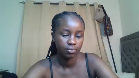 ella8_ online show from 07/28/26, 07:39