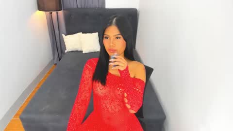 Snapshot of ella______ chatting on 12/10/24, 07:11 Ella online show from 12/10/24, 07:11