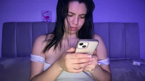 Ella  online show from 10/28/25, 05:44