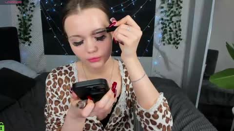 Snapshot of ella_butler chatting on 06/03/26, 09:23 Ella online show from 06/03/26, 09:23