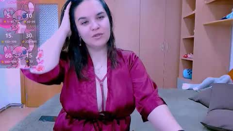 Snapshot of ella_diamonds chatting on 10/27/25, 11:03 Ella  online show from 10/27/25, 11:03