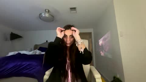 Snapshot of ella_ella_ella_ay chatting on 10/07/25, 02:09 ella_ella_ella_ay online show from 10/07/25, 02:09