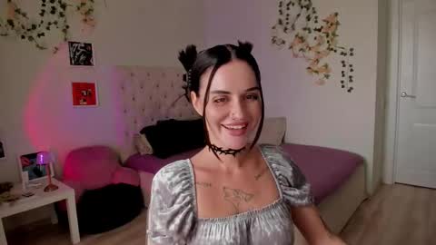 Snapshot of ella_gdss chatting on 09/14/25, 08:57 ELLA online show from 09/14/25, 08:57