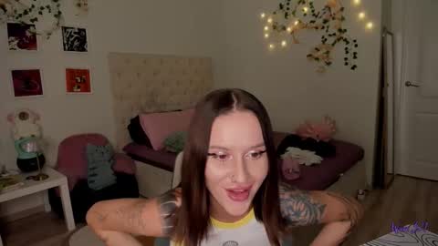 Snapshot of ella_gdss chatting on 10/28/25, 09:46 ELLA online show from 10/28/25, 09:46