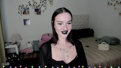 Snapshot of ella_gdss chatting on 12/15/25, 08:51 ELLA online show from 12/15/25, 08:51