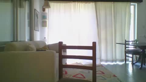 Ella online show from 10/10/25, 06:23