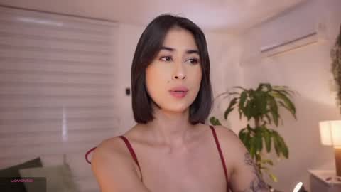 ELLA OWEN online show from 05/22/26, 08:25