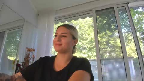 ella_vee online show from 07/17/26, 06:31