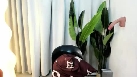 ella_walkerxxx online show from 04/16/26, 08:53