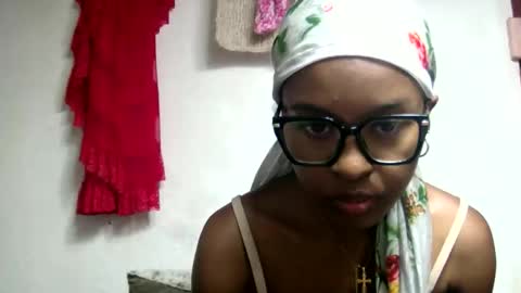 ellah245 online show from 02/02/26, 02:54