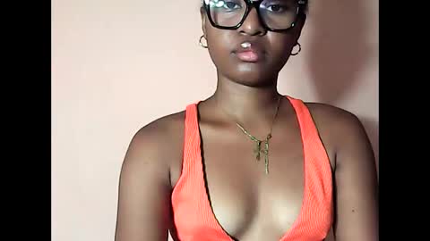 ellah245 online show from 04/01/26, 07:44