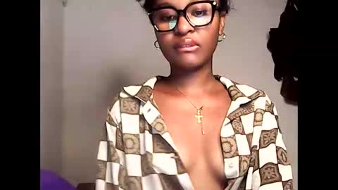 ellah245 online show from 05/02/26, 11:32
