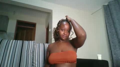 Snapshot of ellah_simone chatting on 05/31/26, 12:08 ellah-simone online show from 05/31/26, 12:08