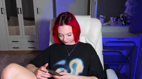 Snapshot of ellales chatting on 11/05/25, 09:42 ellales online show from 11/05/25, 09:42