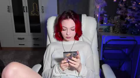 Snapshot of ellales chatting on 12/23/25, 07:50 ellales online show from 12/23/25, 07:50