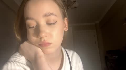 Snapshot of ellamenas chatting on 10/01/25, 04:02 Ella online show from 10/01/25, 04:02