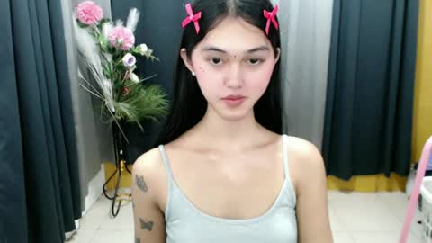 Snapshot of ellamiller69 chatting on 06/15/26, 04:09 ELLA online show from 06/15/26, 04:09