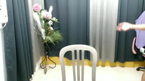 Snapshot of ellamiller69 chatting on 06/16/26, 04:20 ELLA online show from 06/16/26, 04:20