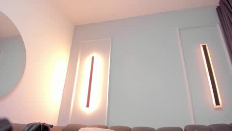 Ella online show from 11/22/25, 10:36