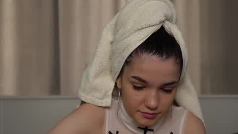 Ella online show from 09/12/25, 06:35