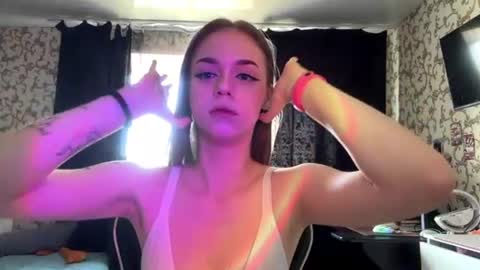 Snapshot of ellashenkel chatting on 07/21/26, 09:11 angel online show from 07/21/26, 09:11