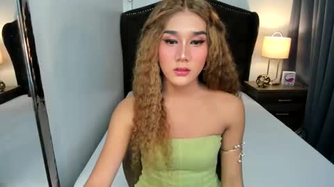 Sophia online show from 12/02/24, 06:21