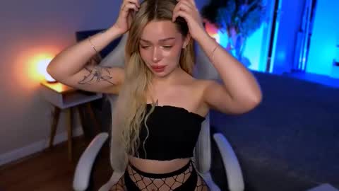 Ella online show from 02/18/26, 05:47