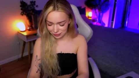 Ella online show from 04/13/26, 05:57