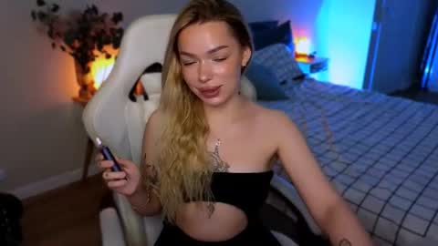 Ella online show from 07/28/26, 05:47