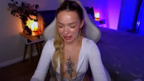 Ella online show from 08/03/26, 09:04