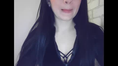 elle010843 online show from 01/05/25, 02:41