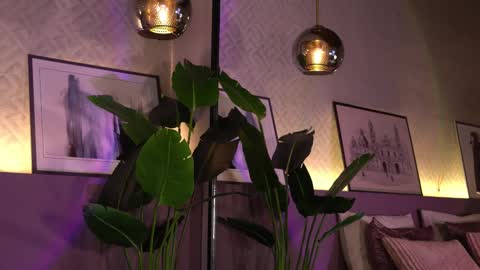 Snapshot of ellediane chatting on 03/07/25, 12:26 Elle Diane online show from 03/07/25, 12:26