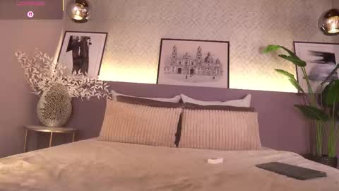 Snapshot of ellediane chatting on 02/09/26, 10:14 Elle Diane online show from 02/09/26, 10:14