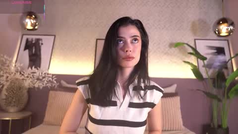 Snapshot of ellediane chatting on 02/11/26, 10:15 Elle Diane online show from 02/11/26, 10:15