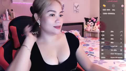 Snapshot of elleelle123 chatting on 06/03/26, 12:57 Ann online show from 06/03/26, 12:57