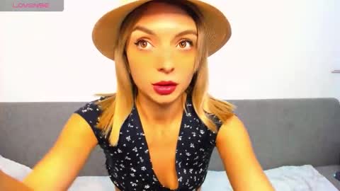 Snapshot of ellen_flow chatting on 10/23/25, 09:24 ellen_flow online show from 10/23/25, 09:24