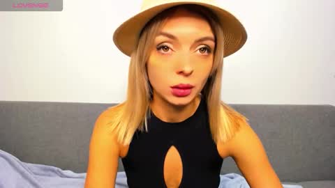 Snapshot of ellen_flow chatting on 10/26/25, 08:48 ellen_flow online show from 10/26/25, 08:48