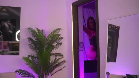 EllenKarter online show from 05/06/26, 03:57