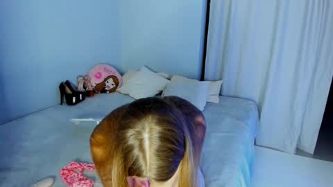 Snapshot of ellenmays chatting on 02/14/25, 02:33 Ellen online show from 02/14/25, 02:33