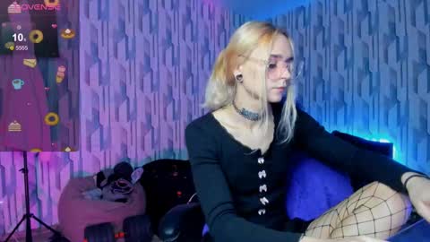 Ellie online show from 01/27/25, 12:16